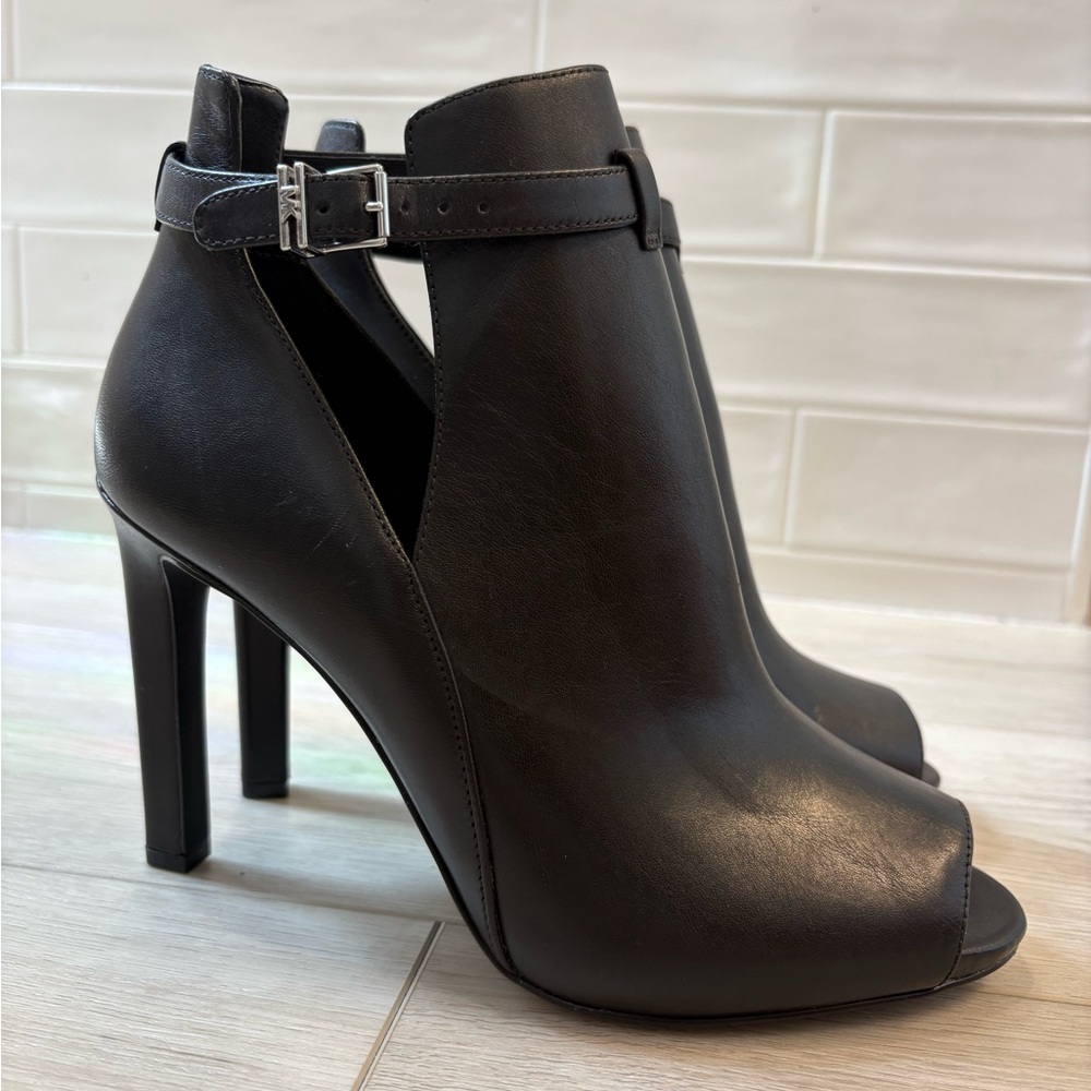Michael Kors Black Heeled Lawson Heel